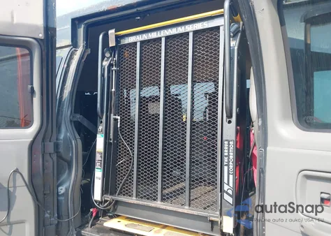 2005 Chevrolet Express G3500 z USA, uszkodzony, nr VIN 1GNHG39U651162990